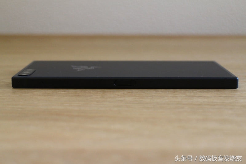 雷蛇手机一代评测,最新款雷蛇手机