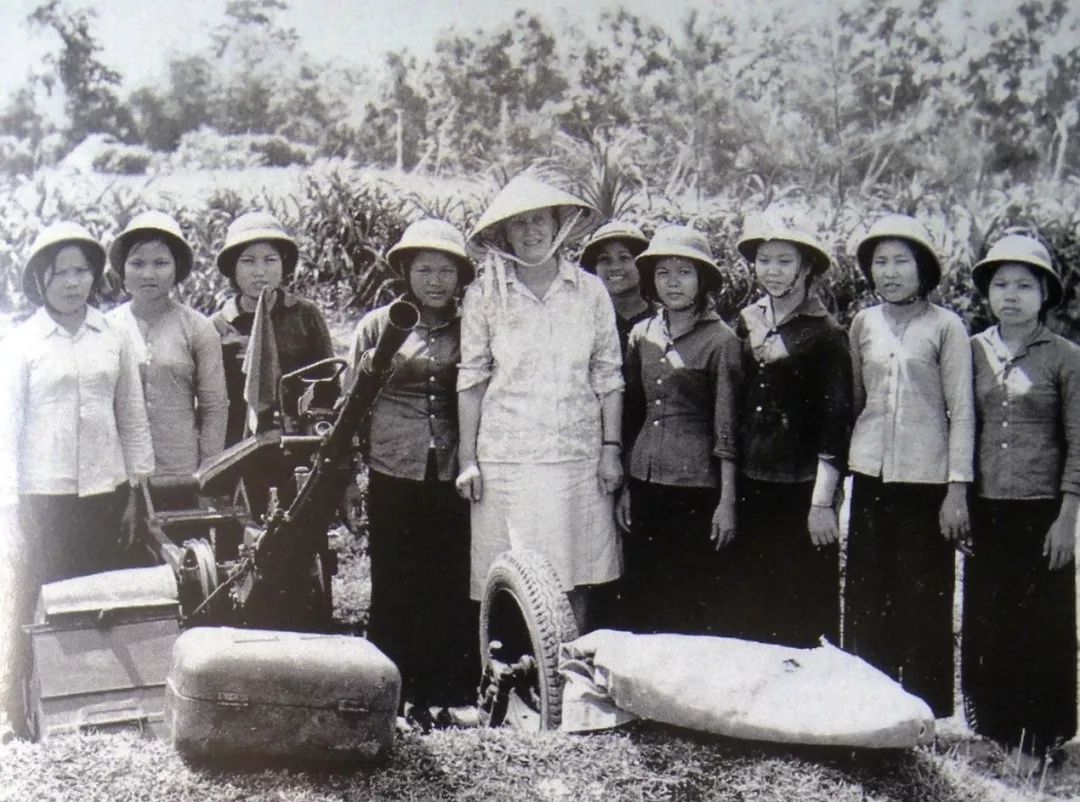 康桥女生游泳,康桥小镇女孩