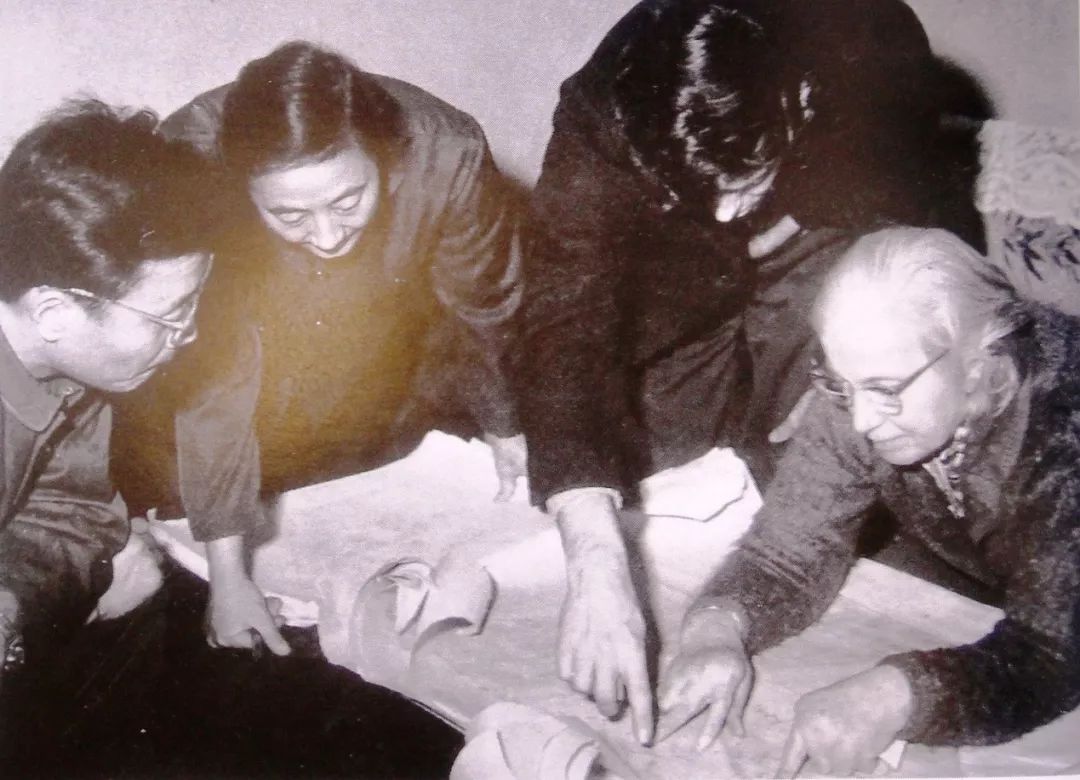 康桥女生游泳,康桥小镇女孩