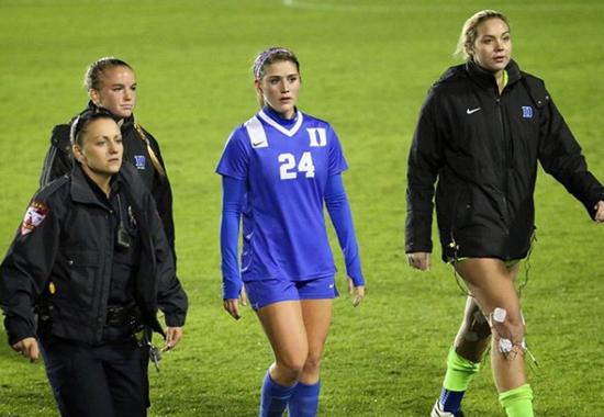 美国姑娘的真情自白：我身材有啥好看的？看我踢球吧！