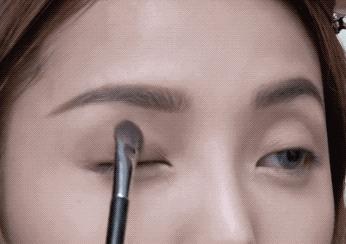 手把手教你清洗化妆刷,手把手教你刷睫毛化妆上热门