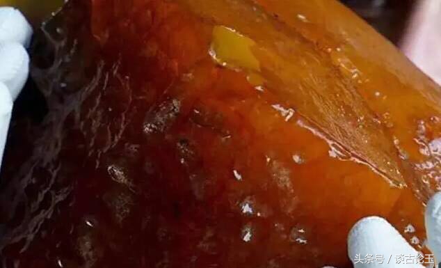 上亿年的琥珀值多少钱,三个价值上亿的琥珀