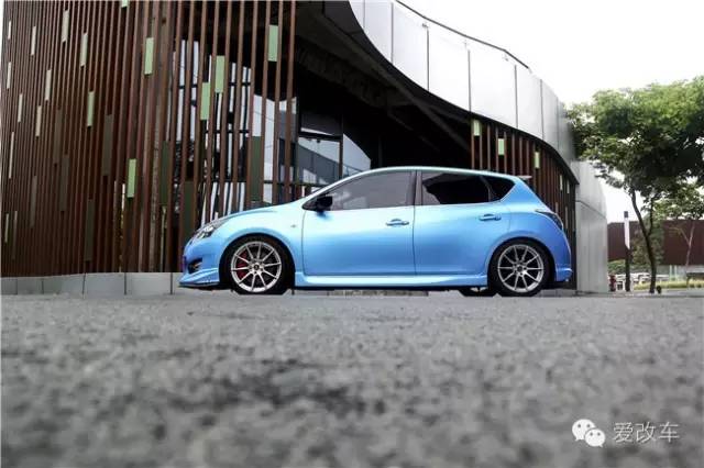 日产骐达中央扶手箱改装,日产的小精灵骐达改装案例