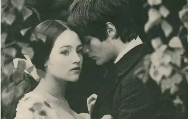 温柔小嘴，性感大嘴，您说说哪个更美？