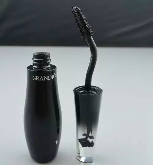 推荐适合手残党的睫毛膏,如何选择一款适合自己的睫毛膏