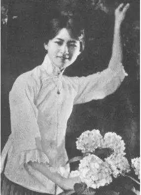 温柔小嘴，性感大嘴，您说说哪个更美？