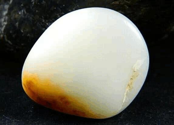 真正的纯天然玉石原石图片,各种玉原石图片大全集