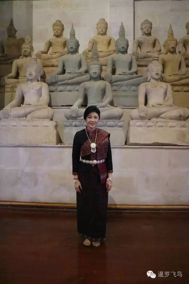泰国前美女总理英拉推广泰丝受热情欢迎