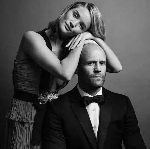 她，农场出身，15岁进军超模界，29岁将成为好莱坞第一硬汉背