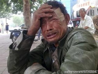 某帅哥坐出租车，遂放了个屁这屁不仅臭还辣眼睛！