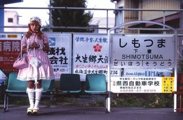 爱丽丝梦游仙境唯美景色,爱丽丝梦游仙境超美场景