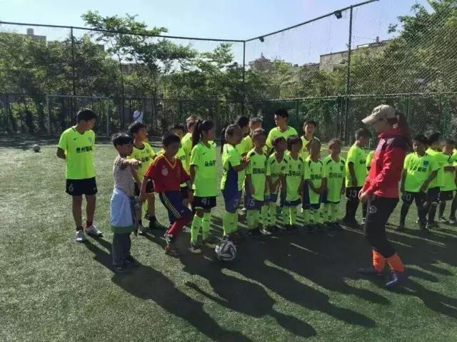 一团暴烈炽热的花火-足球运动员何昕芮|代言云南最大足球赛事！