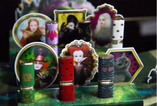 爱丽丝梦游仙境2周边,爱丽丝梦游仙境2深度解析