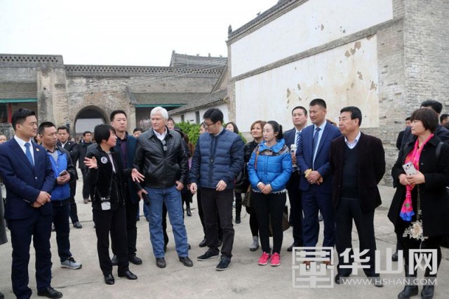 第二届中国金粟山丝绸之路文创论坛与会代表到大荔调研