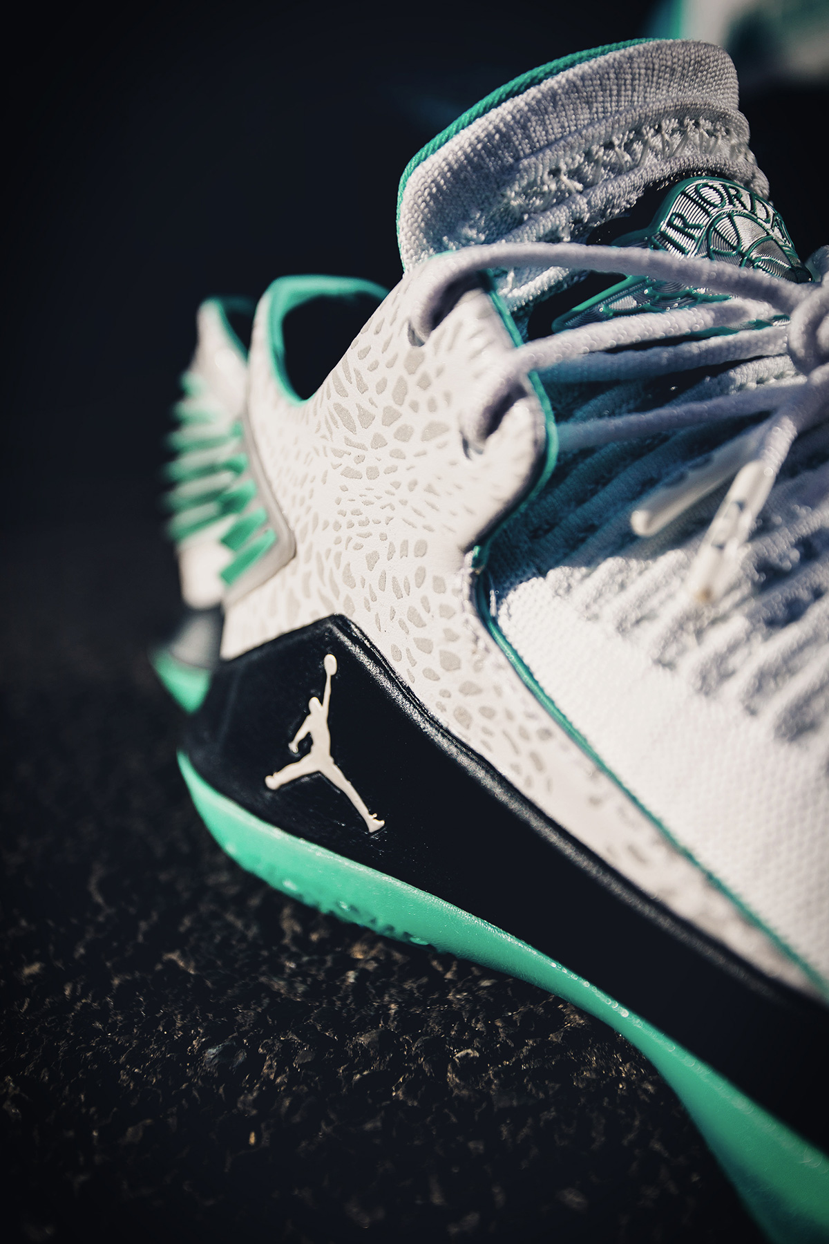 开箱上脚耐克篮球鞋,第一双airjordan正代鞋款在中国