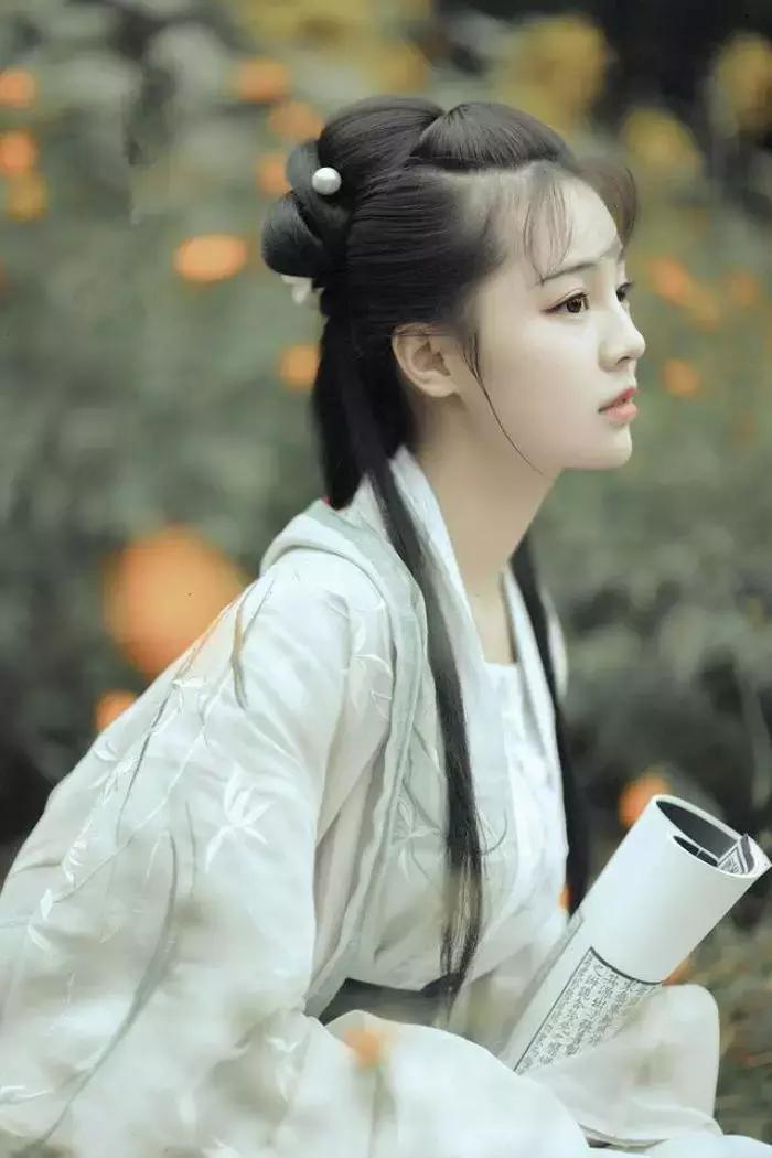 优雅的女人如诗,优雅别致散发着淡淡的女人香