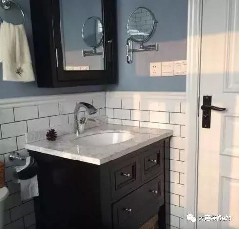 大连装修-N款流行镜柜：镜柜是个好东西，是镜子也可收纳