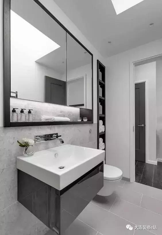 大连装修-N款流行镜柜：镜柜是个好东西，是镜子也可收纳