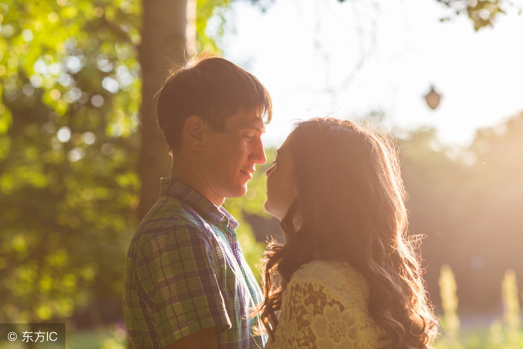 接吻是什么感觉能详细描述下吗,什么时候接吻才是初吻