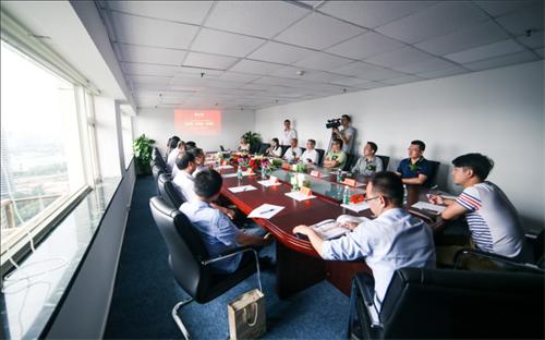 政商学云聚钱盒子金融主题沙龙CEO滕晓亮详解财富荒破解之道