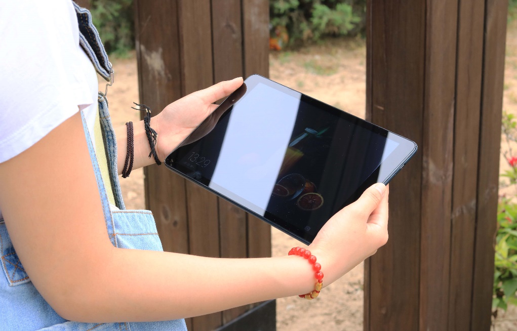 华为揽阅m210.1寸值得购买吗,华为揽阅m2青春版值吗