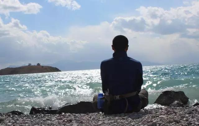 一个人行走的范围就是他的双眼,你行走的范围就是你的世界