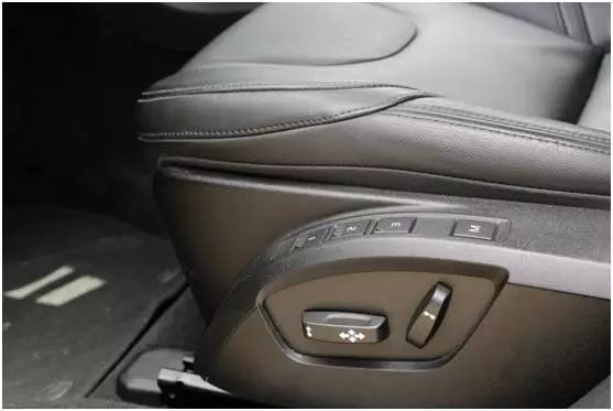 沃尔沃v40新款试驾,沃尔沃v40两驱和四驱哪个好