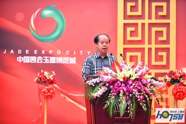 太壮观了！玉博城接待中心开放近万人围观，千万豪车、翡翠大秀、雄狮争霸激情上演