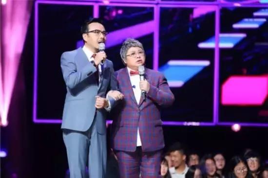 在汪涵陪伴下见初恋、跳韩舞，被韩红少女心吓到了，同性传闻假？