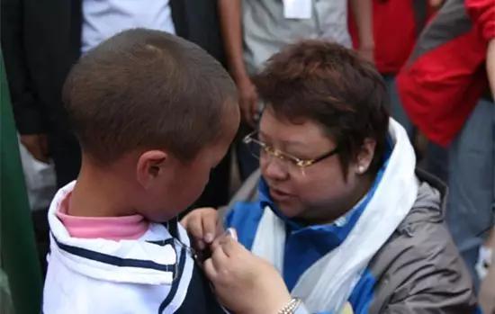 在汪涵陪伴下见初恋、跳韩舞，被韩红少女心吓到了，同性传闻假？