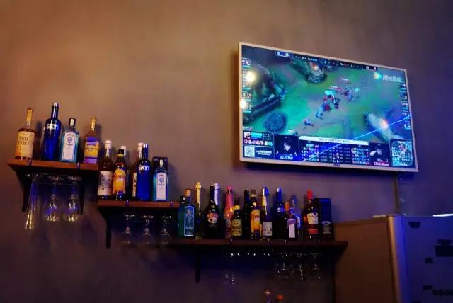 英雄联盟游戏主题酒吧,一家酒吧光谷广场店视频