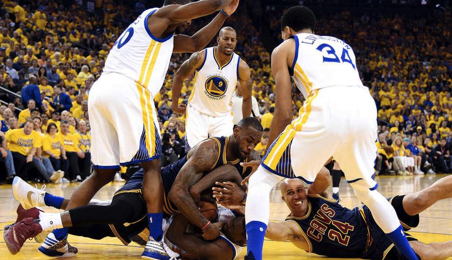 勇士的顺境逆境,骑士和勇士赛季