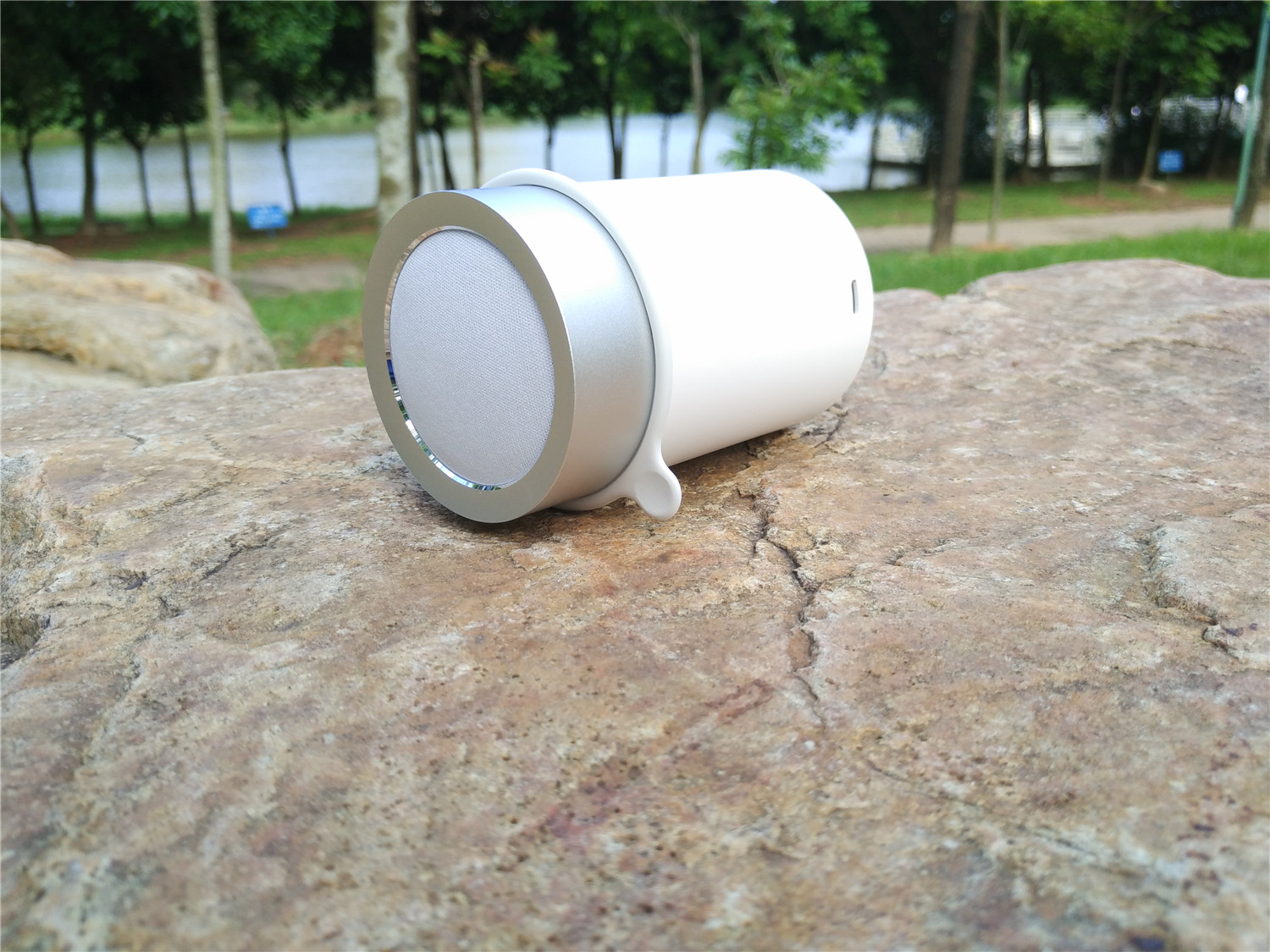 升级版小米随身蓝牙音箱,小米方盒子蓝牙音箱2和小钢炮