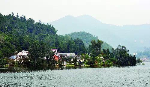 四川哪里有冷门又好玩的地方,四川最漂亮十大湖