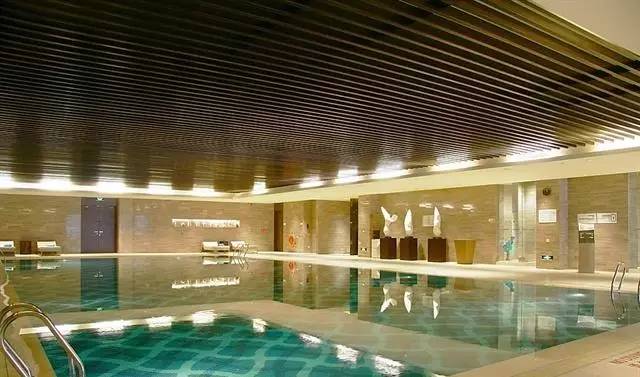 青岛伊春路银座游泳馆学游泳价格,青岛市室内游泳馆