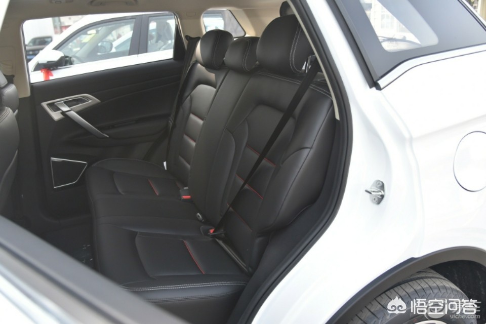 吉利博越2020款pro1.8t智联版油耗,吉利博越怎么样有哪些优缺点