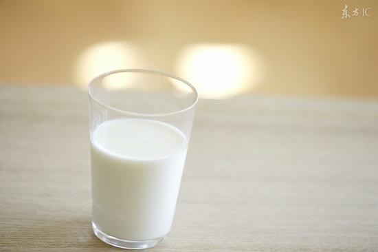 孩子空腹能不能喝牛奶,牛奶可以早上空腹喝吗
