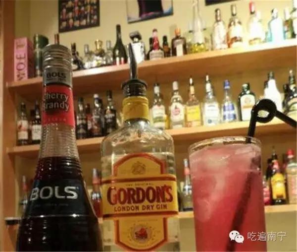 江北区可以看球的夜宵店,江北可以看球赛的酒吧