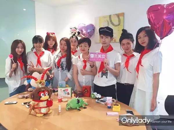 儿童节萌萌来袭OL的美容编辑集体化身“红领巾”（内含宝宝福利）