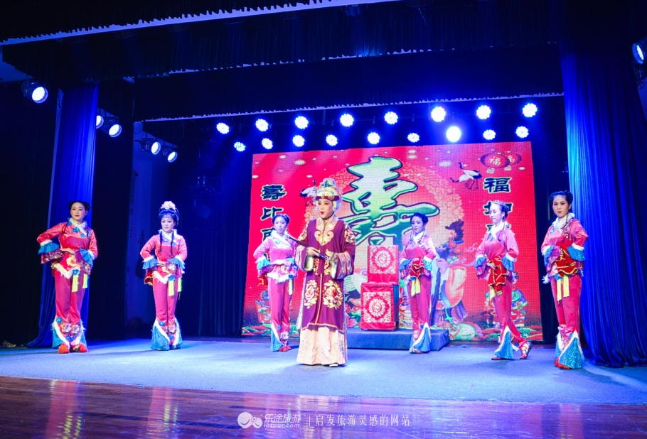 皖风徽韵戏曲,黄梅戏戏装大全