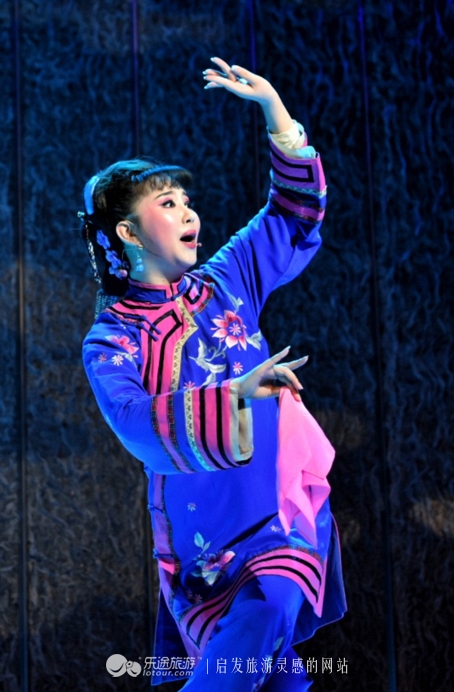 皖风徽韵戏曲,黄梅戏戏装大全