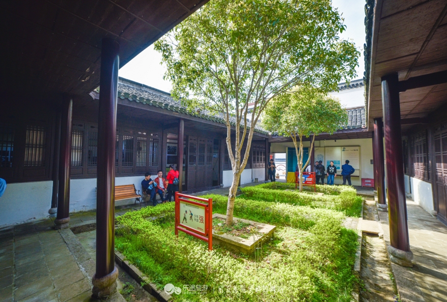 皖风徽韵戏曲,黄梅戏戏装大全