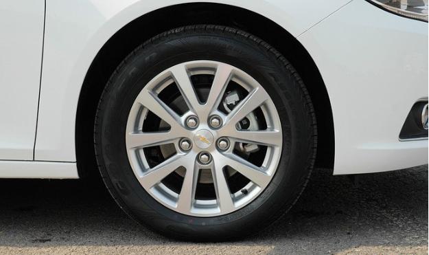 12款迈锐宝2.0车主真实感受,动力足空间大省油