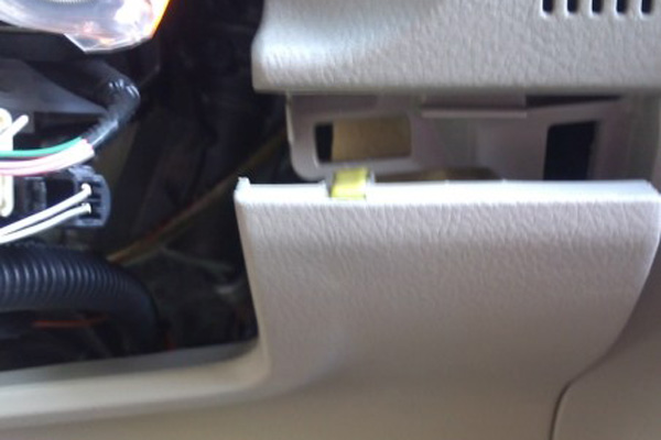 全新卡罗拉如何安装自动大灯,14款卡罗拉低配加装自动大灯开关