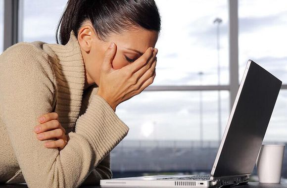 40岁女人脱发掉发严重是什么原因,女人经常掉发脱发是什么原因