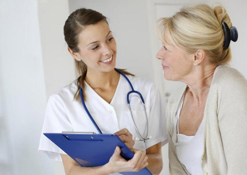 妇女更年期一般发生在什么年龄段,妇女更年期发生在哪个年龄段