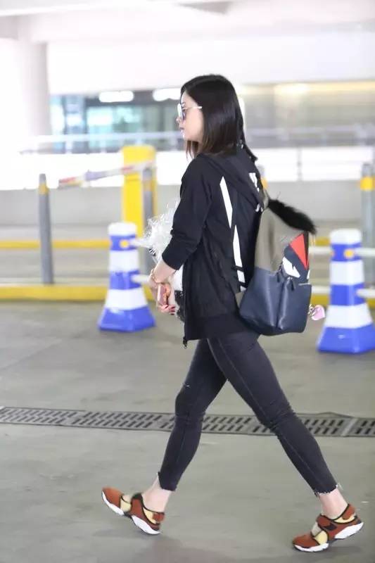 杨幂小糯米买包包,杨幂宋佳