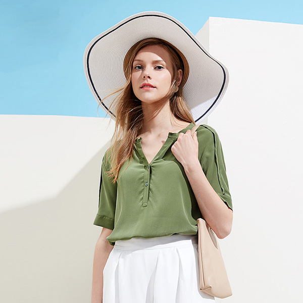 夏天穿搭指南轻松美得高级,夏天美的穿搭什么风格