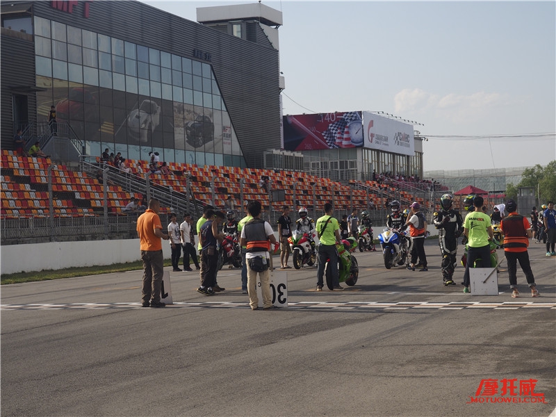 考NMB来赛车！CMBC全国摩托车场地锦标赛约战京城！