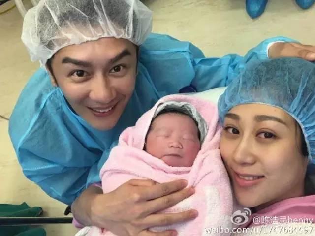 陈浩民的老婆剖了几胎,陈浩民老婆是顺产还是剖腹产